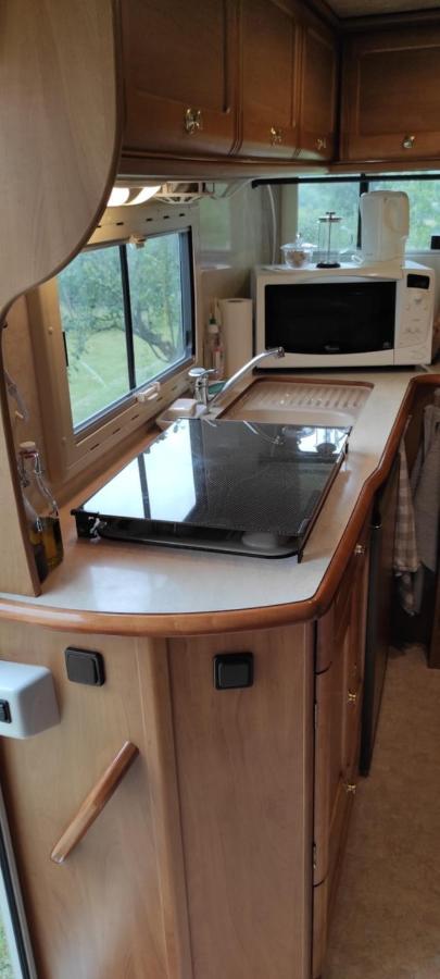 Charmant camping-car à la campagne Labessiere-Candeil Extérieur photo
