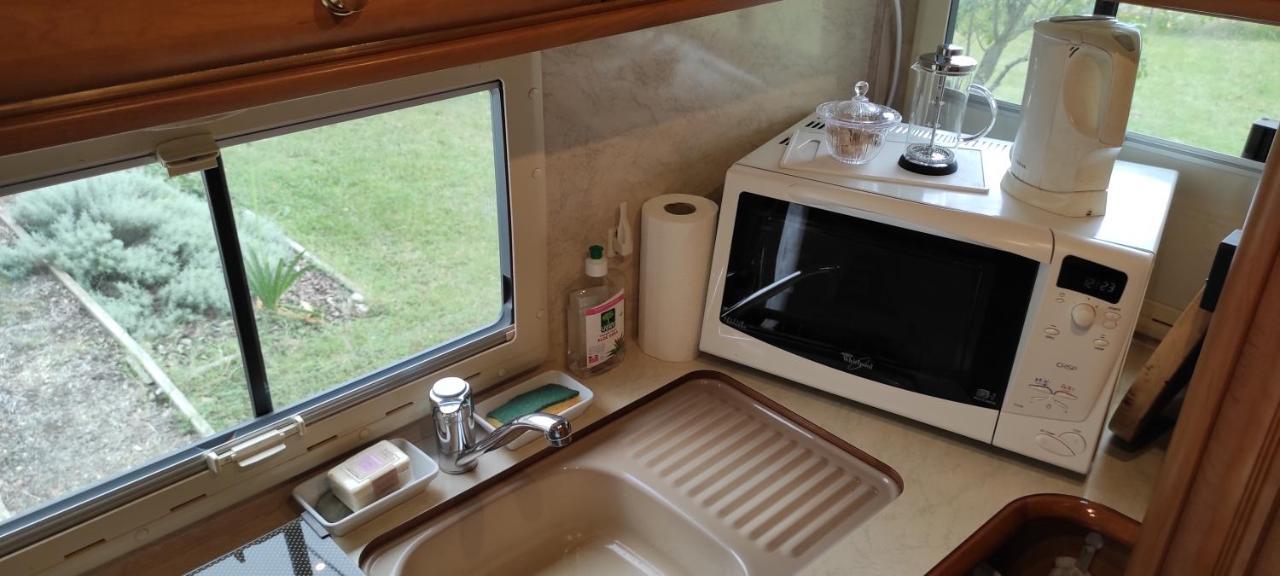 Charmant camping-car à la campagne Labessiere-Candeil Extérieur photo