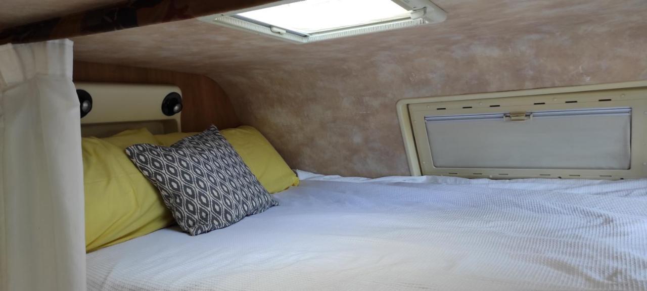 Charmant camping-car à la campagne Labessiere-Candeil Extérieur photo